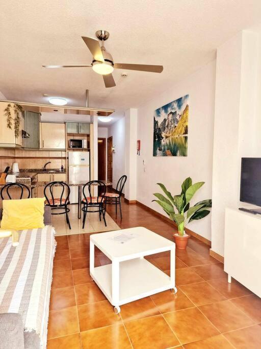 Comfortable Centrally Located Apartment Playa Fanabe Luaran gambar
